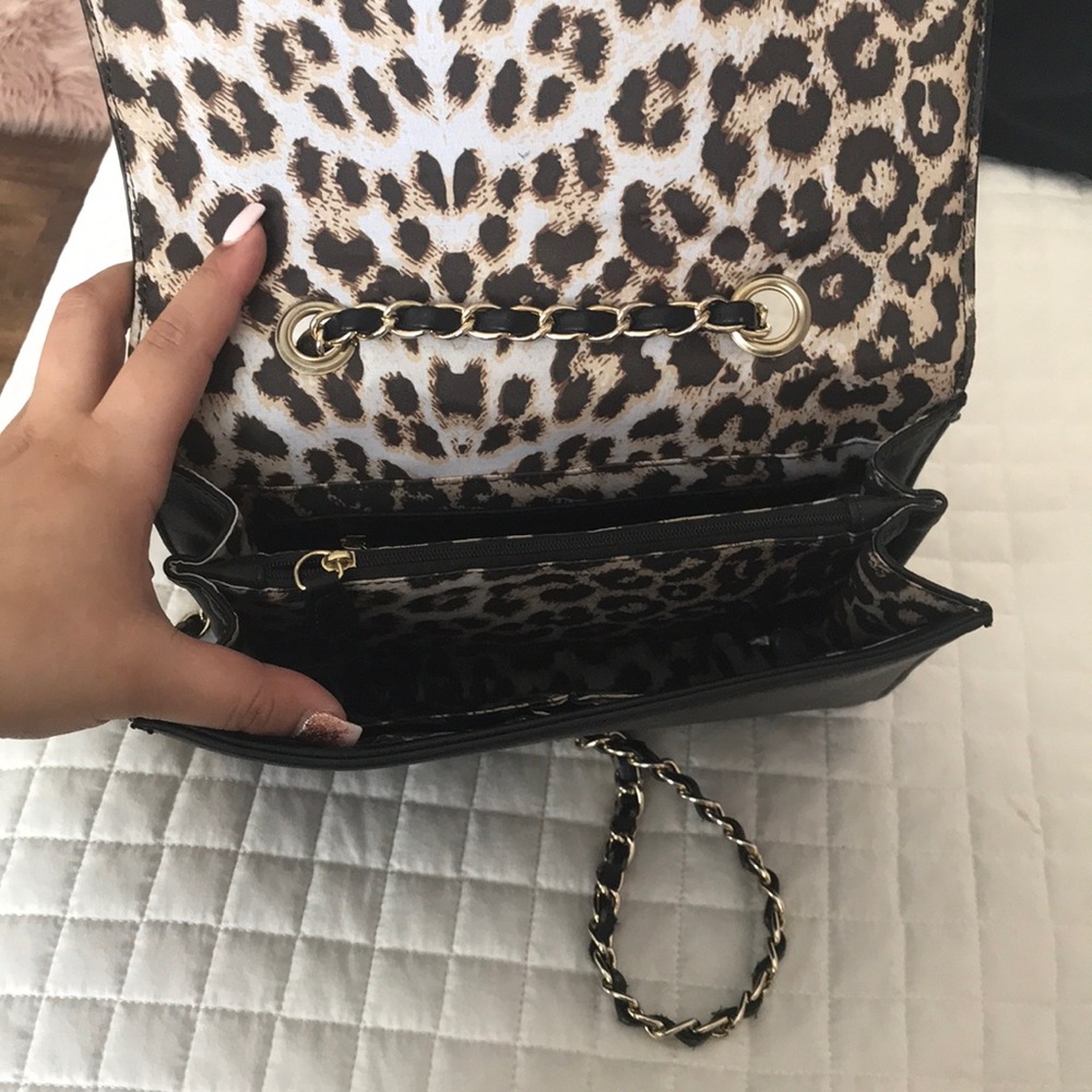 BLACK CROSSBODY - Picture 3 of 3